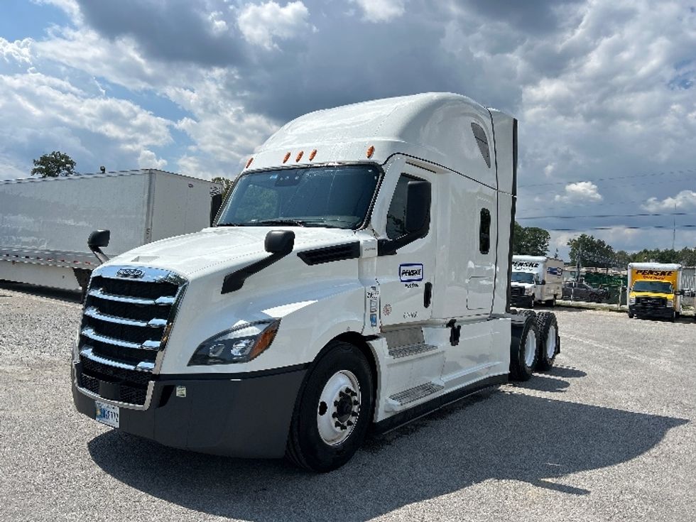 Sleeper Tractor-Heavy Duty Tractors-Freightliner-2023-T12664ST-Jackson-TN-283,598\n\t\tmiles-$ 100,000 - Image 3