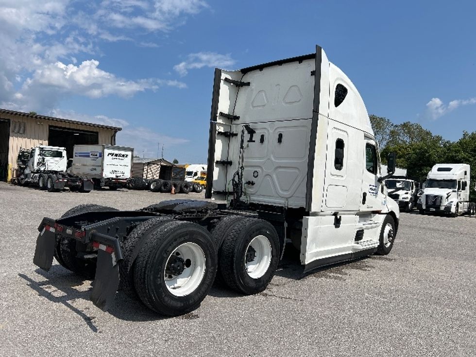 Sleeper Tractor-Heavy Duty Tractors-Freightliner-2023-T12664ST-Jackson-TN-283,598\n\t\tmiles-$ 100,000 - Image 7