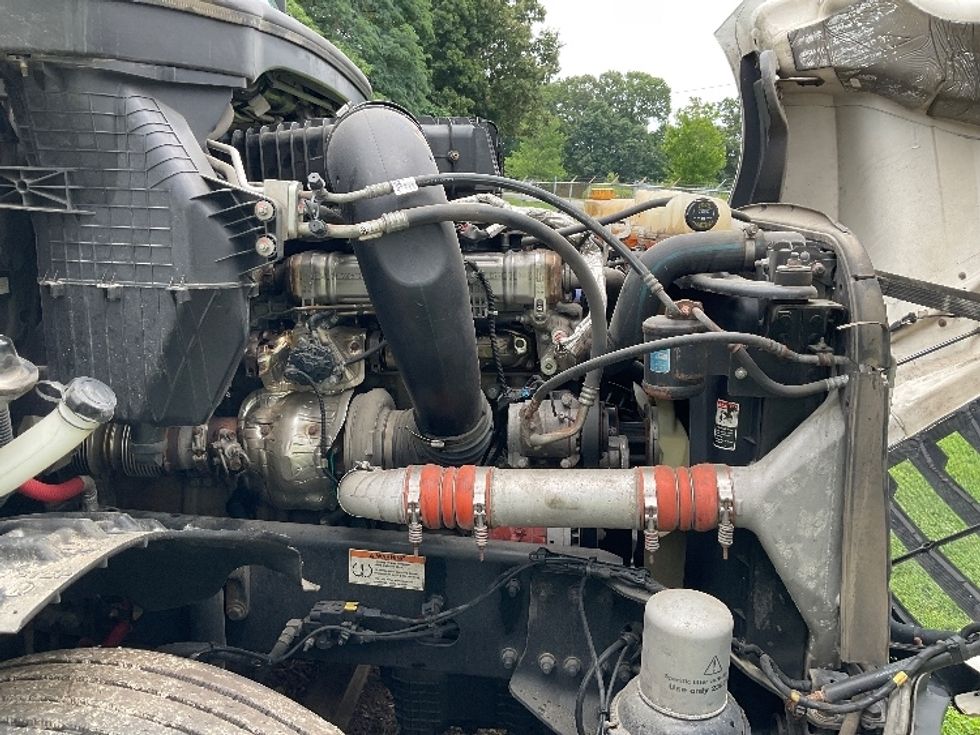 Sleeper Tractor-Heavy Duty Tractors-Freightliner-2023-T12664ST-Jackson-TN-456,710\n\t\tmiles-$ 20,000 - Image 20