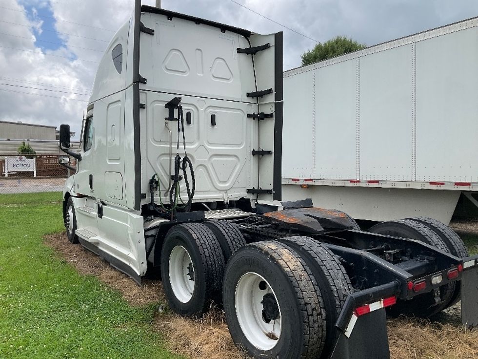 Sleeper Tractor-Heavy Duty Tractors-Freightliner-2023-T12664ST-Jackson-TN-456,710\n\t\tmiles-$ 20,000 - Image 5