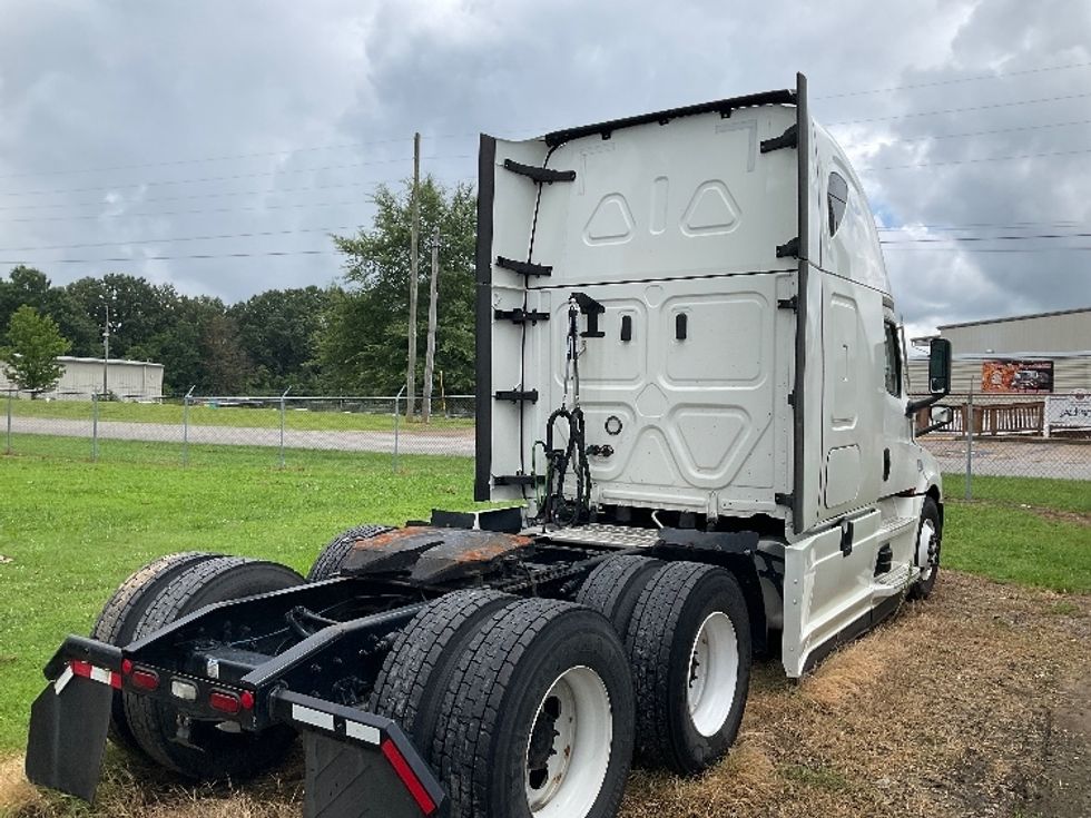 Sleeper Tractor-Heavy Duty Tractors-Freightliner-2023-T12664ST-Jackson-TN-456,710\n\t\tmiles-$ 20,000 - Image 7
