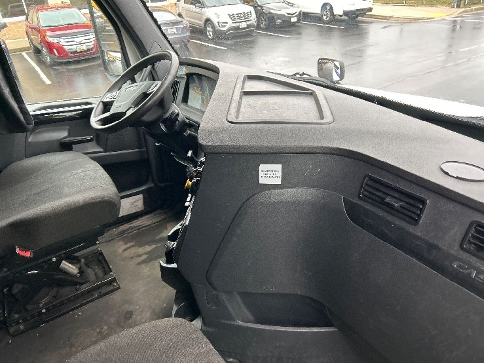 Sleeper Tractor-Heavy Duty Tractors-Freightliner-2023-T12664ST-Jessup-MD-605,438\n\t\tmiles-$ 61,000 - Image 15