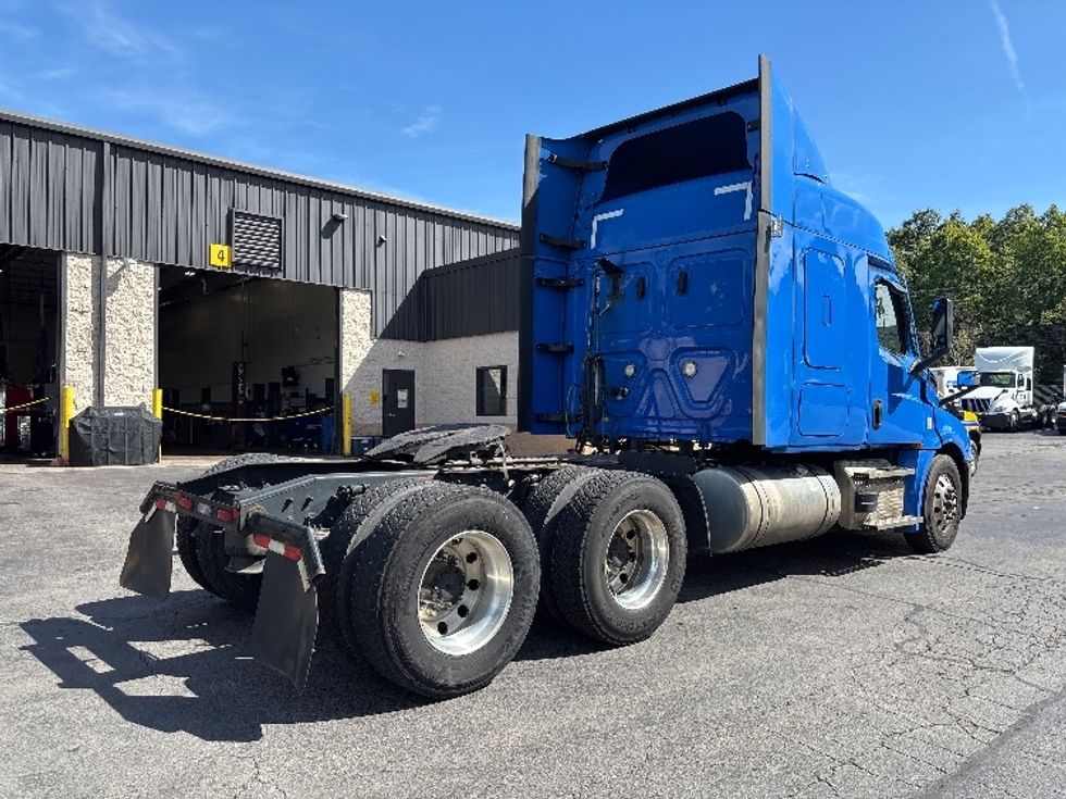 Sleeper Tractor-Heavy Duty Tractors-Freightliner-2023-T12664ST-Jessup-PA-532,278\n\t\tmiles-$ 80,750 - Image 7