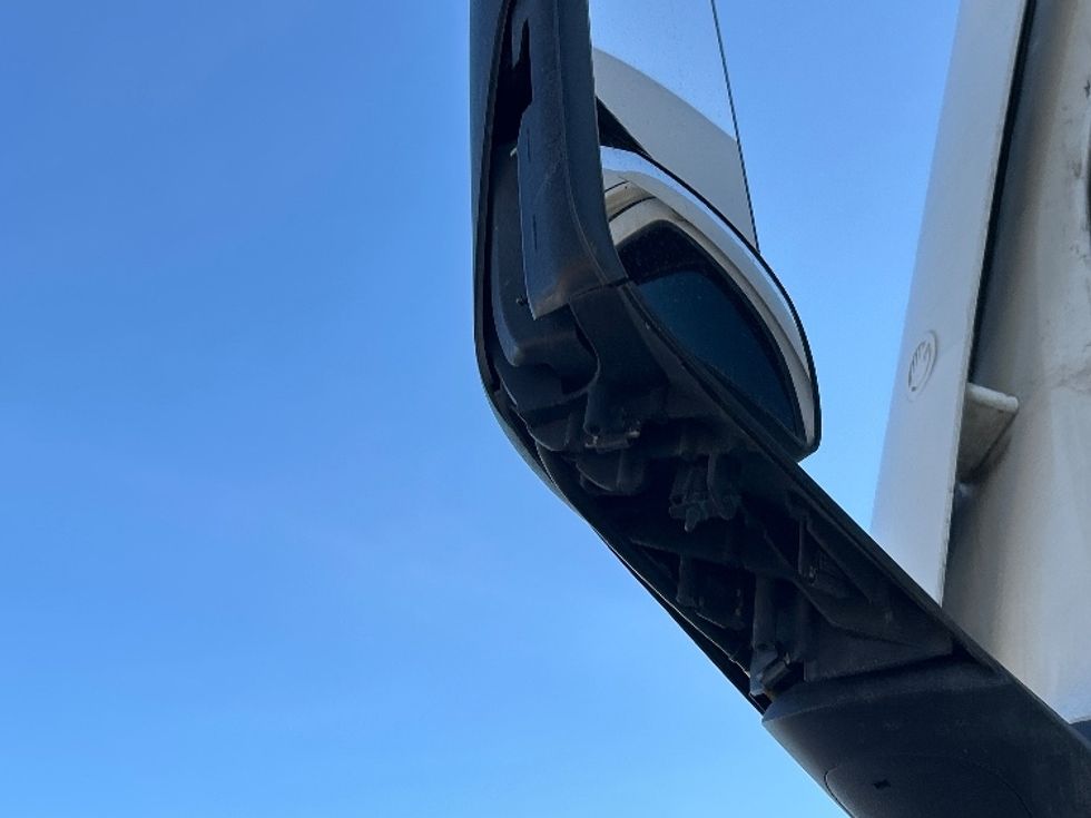 Sleeper Tractor-Heavy Duty Tractors-Freightliner-2023-T12664ST-Jurupa Valley-CA-740,571\n\t\tmiles-$ 54,500 - Image 24