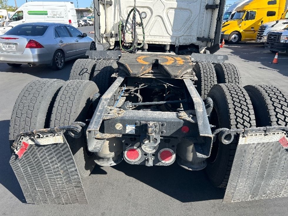 Sleeper Tractor-Heavy Duty Tractors-Freightliner-2023-T12664ST-Jurupa Valley-CA-740,571\n\t\tmiles-$ 54,500 - Image 6