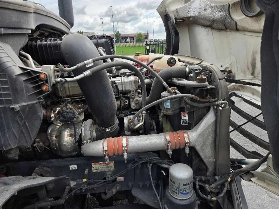 Sleeper Tractor-Heavy Duty Tractors-Freightliner-2023-T12664ST-Kansas City-MO-646,173\n\t\tmiles-$ 69,000 - Image 19