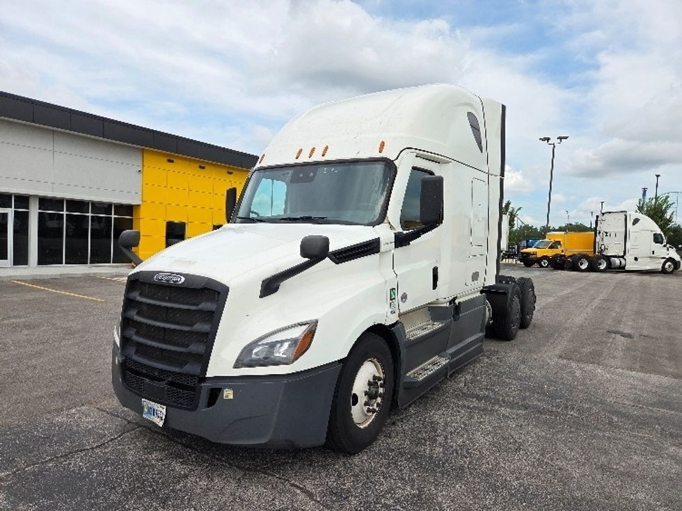 Sleeper Tractor-Heavy Duty Tractors-Freightliner-2023-T12664ST-Kansas City-MO-646,173\n\t\tmiles-$ 69,000 - Image 3