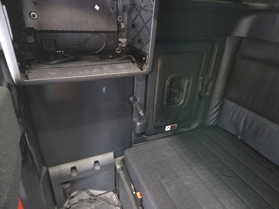 Sleeper Tractor-Heavy Duty Tractors-Freightliner-2023-T12664ST-Kansas City-MO-694,111\n\t\tmiles-$ 57,250 - Image 18