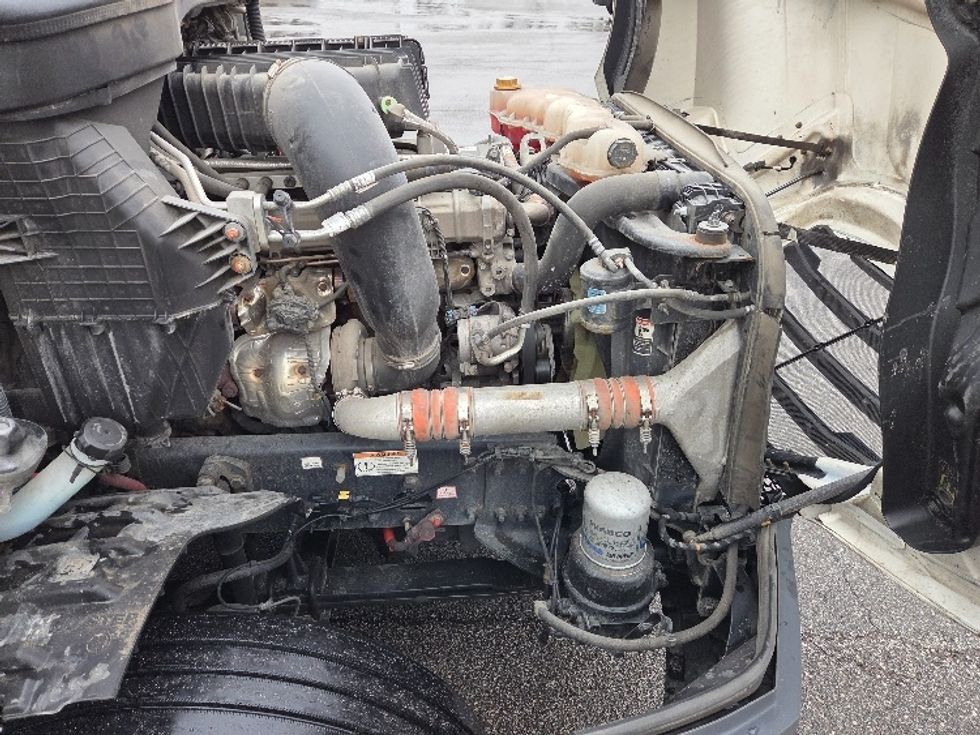 Sleeper Tractor-Heavy Duty Tractors-Freightliner-2023-T12664ST-Kansas City-MO-694,111\n\t\tmiles-$ 57,250 - Image 20