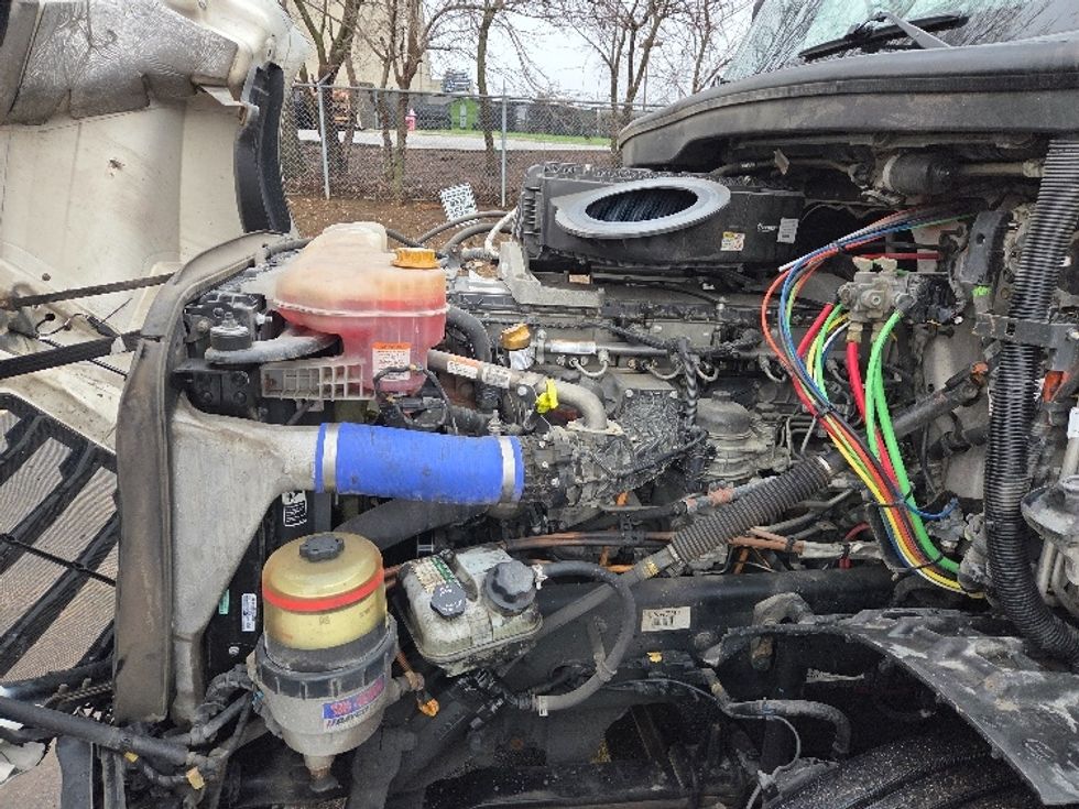 Sleeper Tractor-Heavy Duty Tractors-Freightliner-2023-T12664ST-Kansas City-MO-713,330\n\t\tmiles-$ 55,250 - Image 21