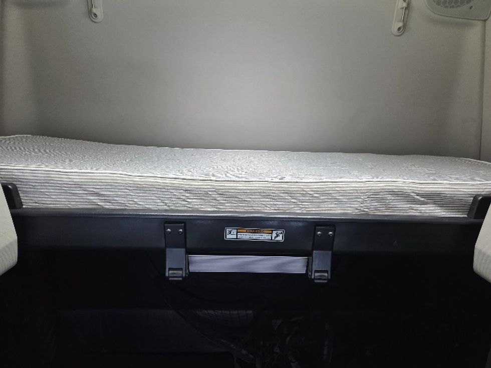 Sleeper Tractor-Heavy Duty Tractors-Freightliner-2023-T12664ST-Kansas City-MO-713,330\n\t\tmiles-$ 55,250 - Image 22