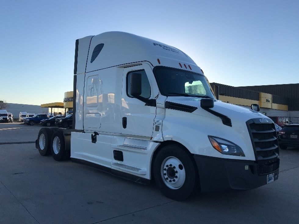 Sleeper Tractor-Heavy Duty Tractors-Freightliner-2023-T12664ST-Katy-TX-341,825\n\t\tmiles-$ 92,500 - Image 1