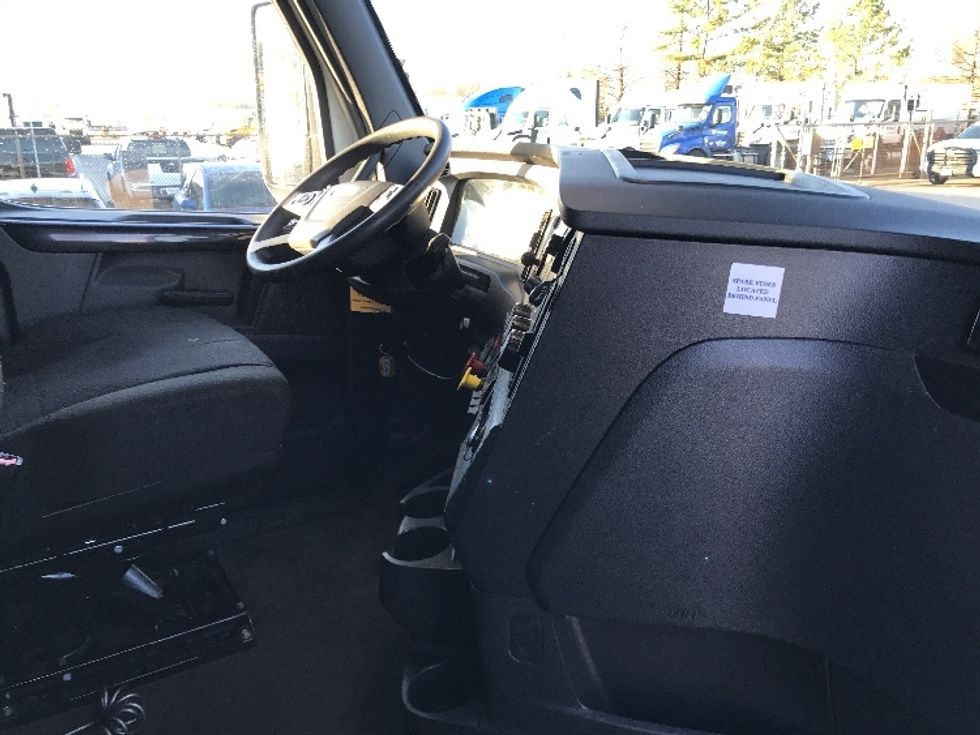 Sleeper Tractor-Heavy Duty Tractors-Freightliner-2023-T12664ST-Katy-TX-341,825\n\t\tmiles-$ 92,500 - Image 15