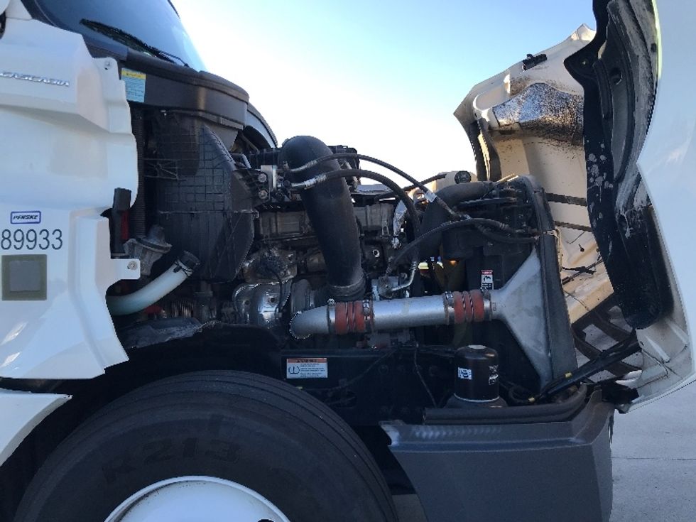 Sleeper Tractor-Heavy Duty Tractors-Freightliner-2023-T12664ST-Katy-TX-341,825\n\t\tmiles-$ 92,500 - Image 20