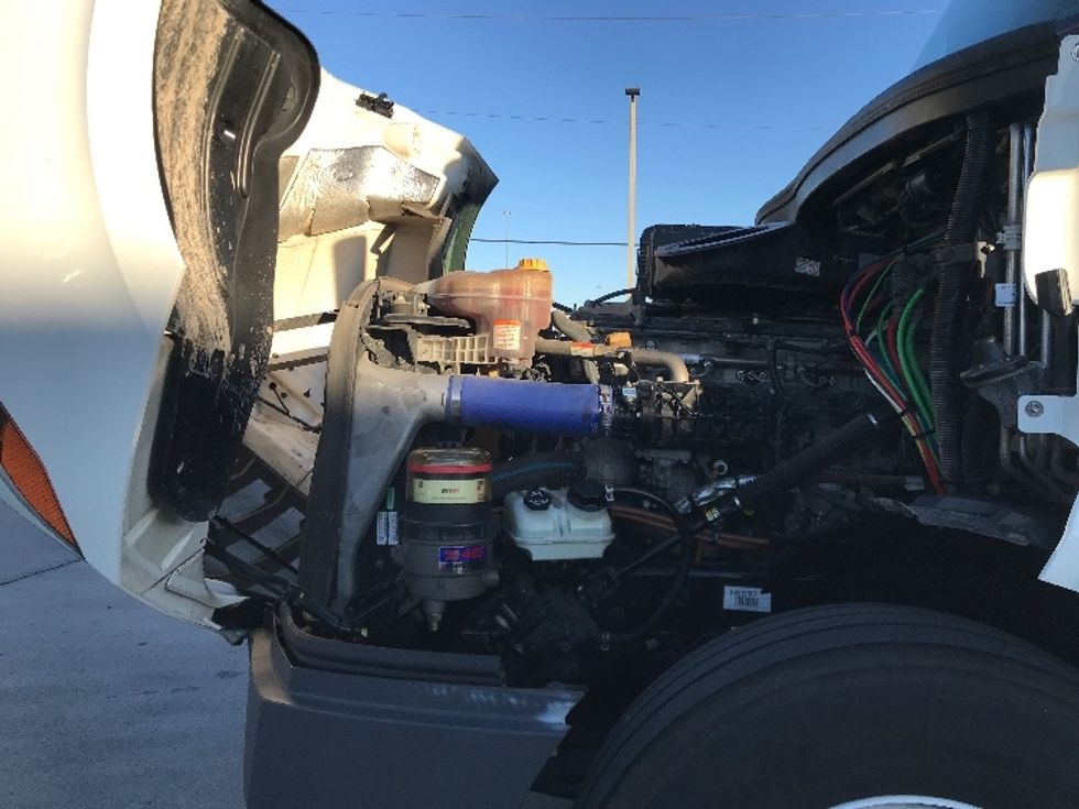 Sleeper Tractor-Heavy Duty Tractors-Freightliner-2023-T12664ST-Katy-TX-341,825\n\t\tmiles-$ 92,500 - Image 21