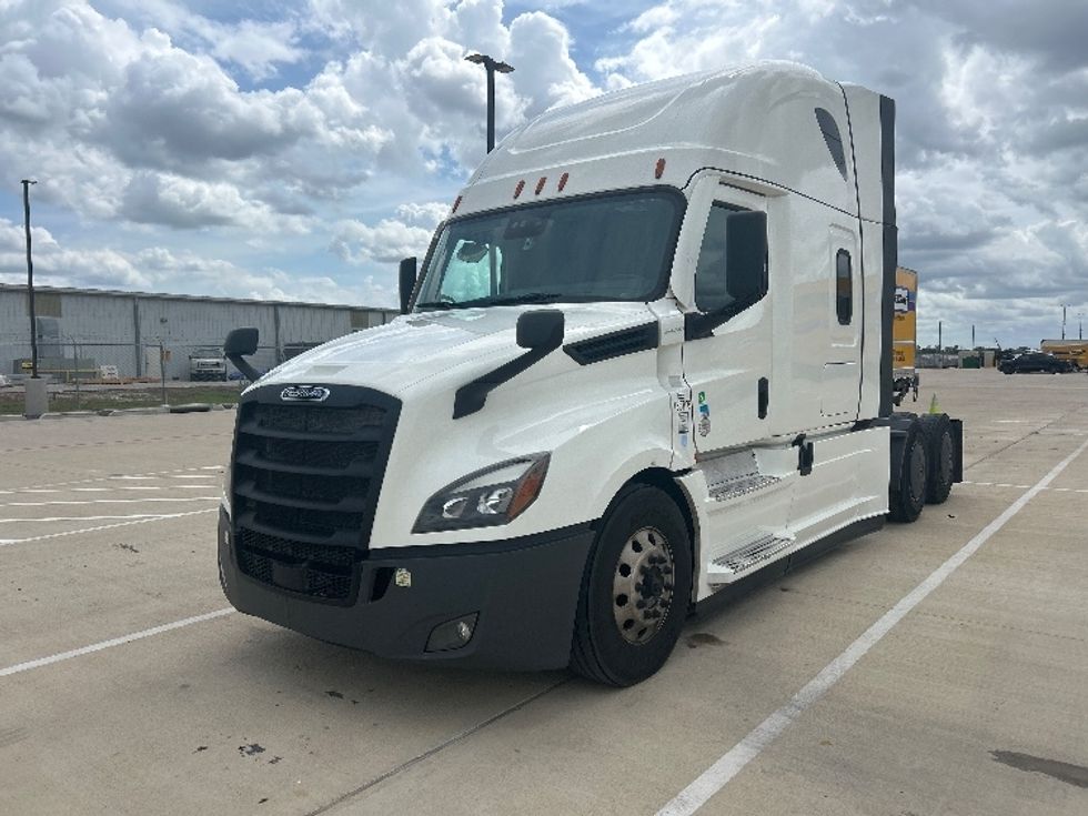 Sleeper Tractor-Heavy Duty Tractors-Freightliner-2023-T12664ST-Katy-TX-538,000\n\t\tmiles-$ 85,500 - Image 3