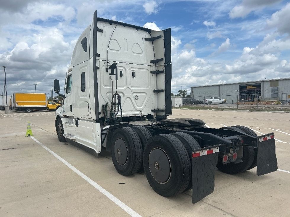 Sleeper Tractor-Heavy Duty Tractors-Freightliner-2023-T12664ST-Katy-TX-538,000\n\t\tmiles-$ 85,500 - Image 5