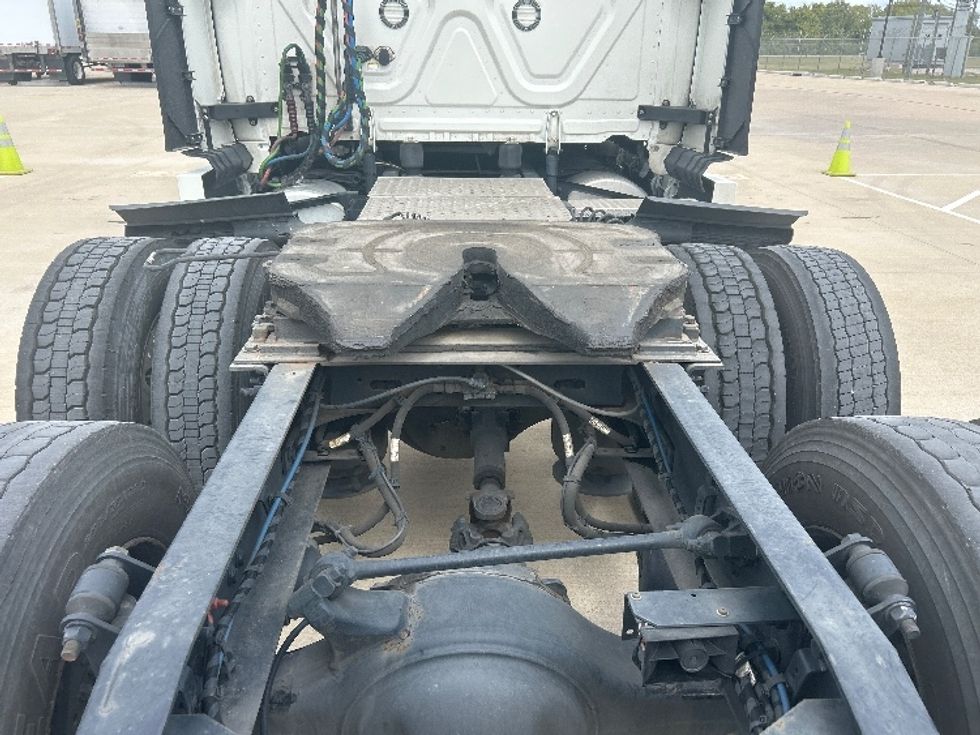 Sleeper Tractor-Heavy Duty Tractors-Freightliner-2023-T12664ST-Katy-TX-538,000\n\t\tmiles-$ 85,500 - Image 6