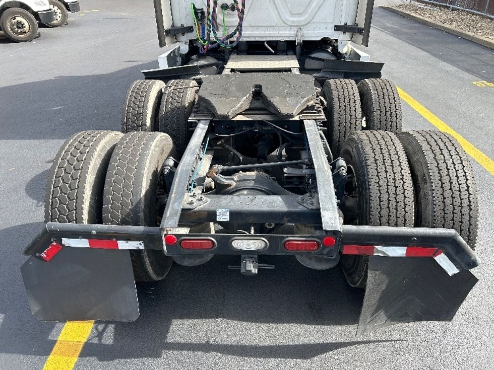 Sleeper Tractor-Heavy Duty Tractors-Freightliner-2023-T12664ST-La Mirada-CA-646,351\n\t\tmiles-$ 69,500 - Image 6