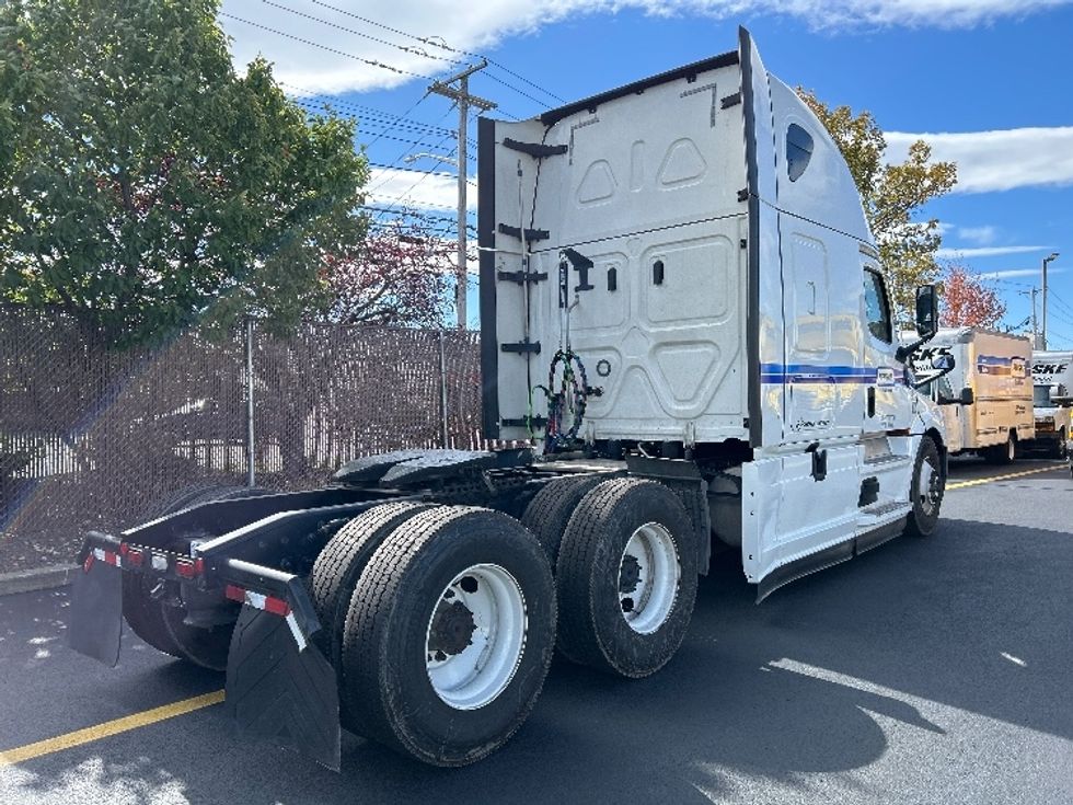 Sleeper Tractor-Heavy Duty Tractors-Freightliner-2023-T12664ST-La Mirada-CA-646,351\n\t\tmiles-$ 69,500 - Image 7