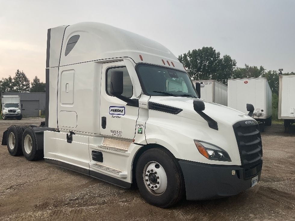 Sleeper Tractor-Heavy Duty Tractors-Freightliner-2023-T12664ST-La Porte-IN-536,749\n\t\tmiles-$ 78,750 - Image 1
