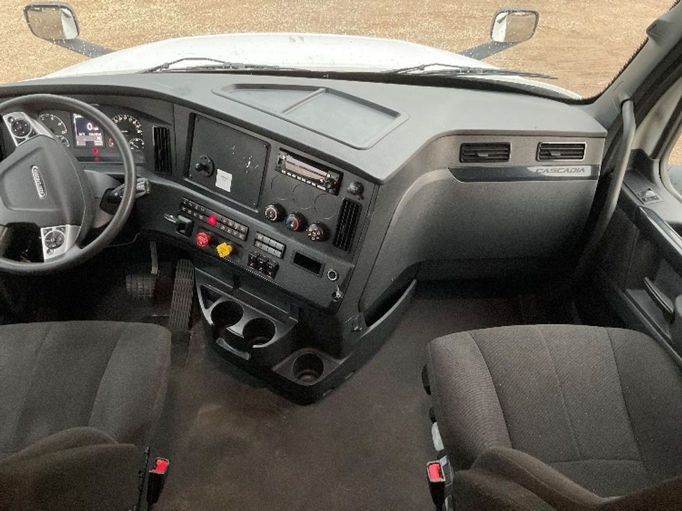 Sleeper Tractor-Heavy Duty Tractors-Freightliner-2023-T12664ST-La Porte-IN-536,749\n\t\tmiles-$ 78,750 - Image 12