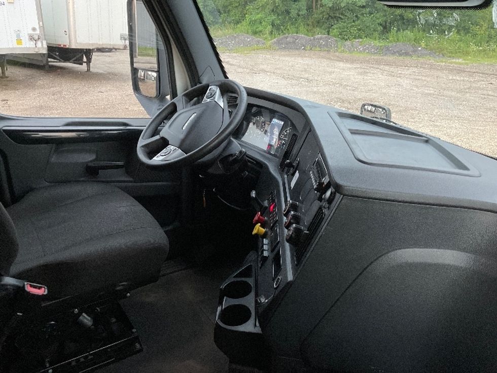 Sleeper Tractor-Heavy Duty Tractors-Freightliner-2023-T12664ST-La Porte-IN-536,749\n\t\tmiles-$ 78,750 - Image 15