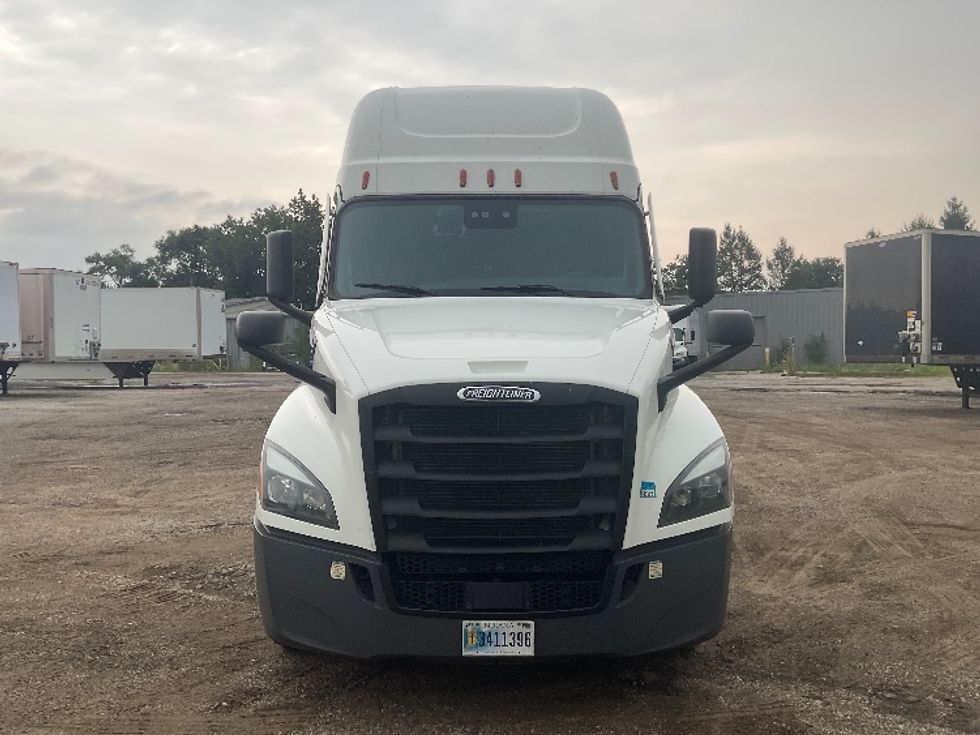 Sleeper Tractor-Heavy Duty Tractors-Freightliner-2023-T12664ST-La Porte-IN-536,749\n\t\tmiles-$ 78,750 - Image 2