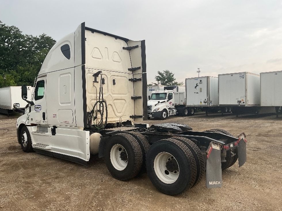 Sleeper Tractor-Heavy Duty Tractors-Freightliner-2023-T12664ST-La Porte-IN-536,749\n\t\tmiles-$ 78,750 - Image 5