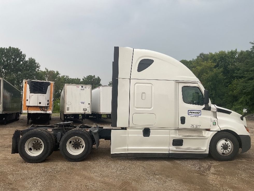 Sleeper Tractor-Heavy Duty Tractors-Freightliner-2023-T12664ST-La Porte-IN-536,749\n\t\tmiles-$ 78,750 - Image 8
