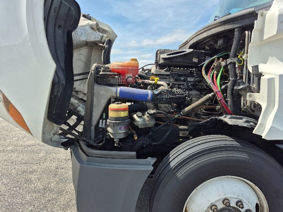 Sleeper Tractor-Heavy Duty Tractors-Freightliner-2023-T12664ST-La Porte-IN-656,614\n\t\tmiles-$ 52,000 - Image 21