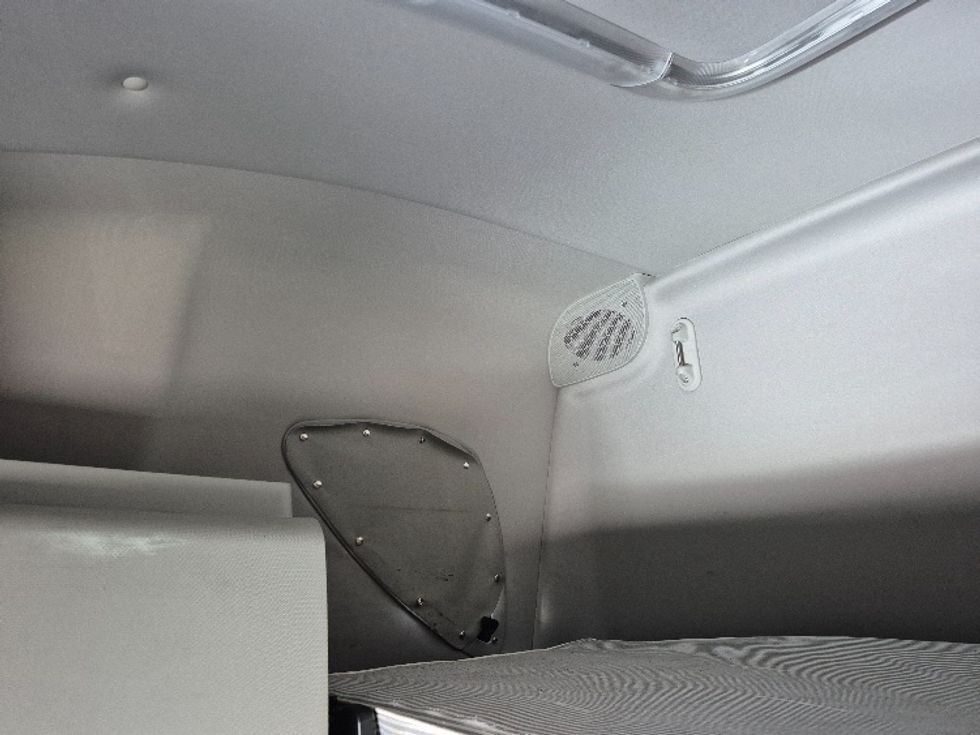 Sleeper Tractor-Heavy Duty Tractors-Freightliner-2023-T12664ST-La Porte-IN-656,614\n\t\tmiles-$ 52,000 - Image 24