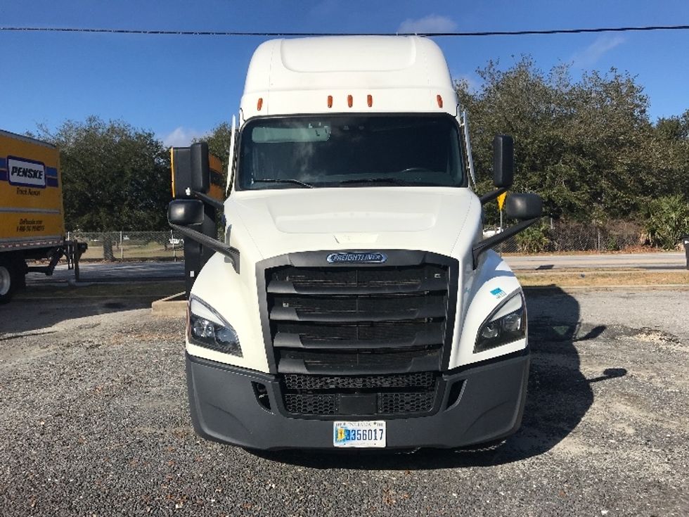 Sleeper Tractor-Heavy Duty Tractors-Freightliner-2023-T12664ST-Ladson-SC-597,108\n\t\tmiles-$ 63,500 - Image 2