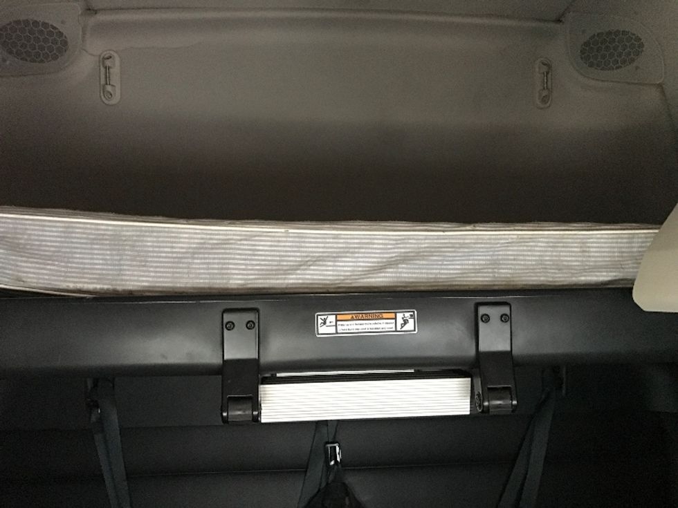 Sleeper Tractor-Heavy Duty Tractors-Freightliner-2023-T12664ST-Ladson-SC-597,108\n\t\tmiles-$ 63,500 - Image 22