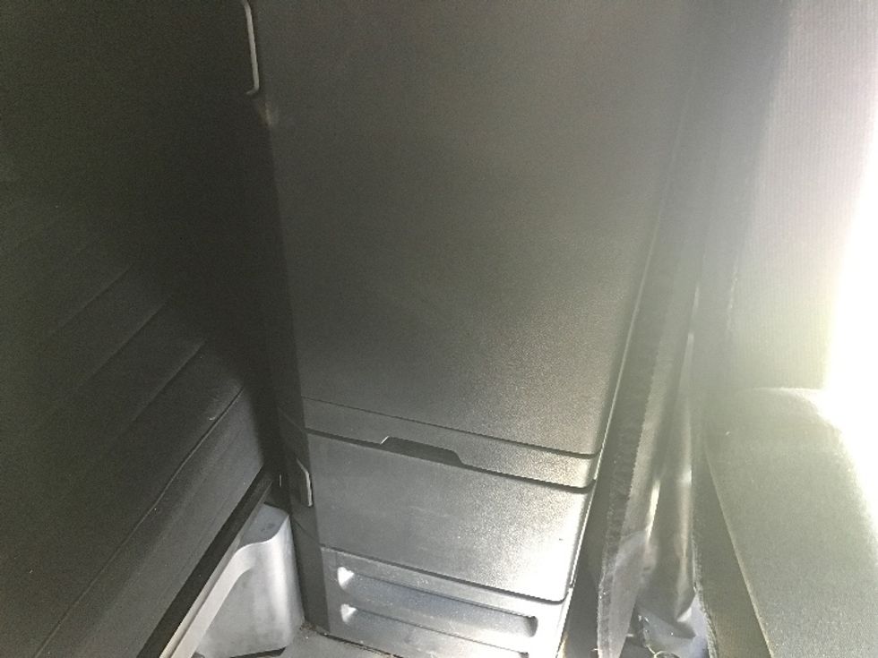 Sleeper Tractor-Heavy Duty Tractors-Freightliner-2023-T12664ST-Ladson-SC-597,108\n\t\tmiles-$ 63,500 - Image 24