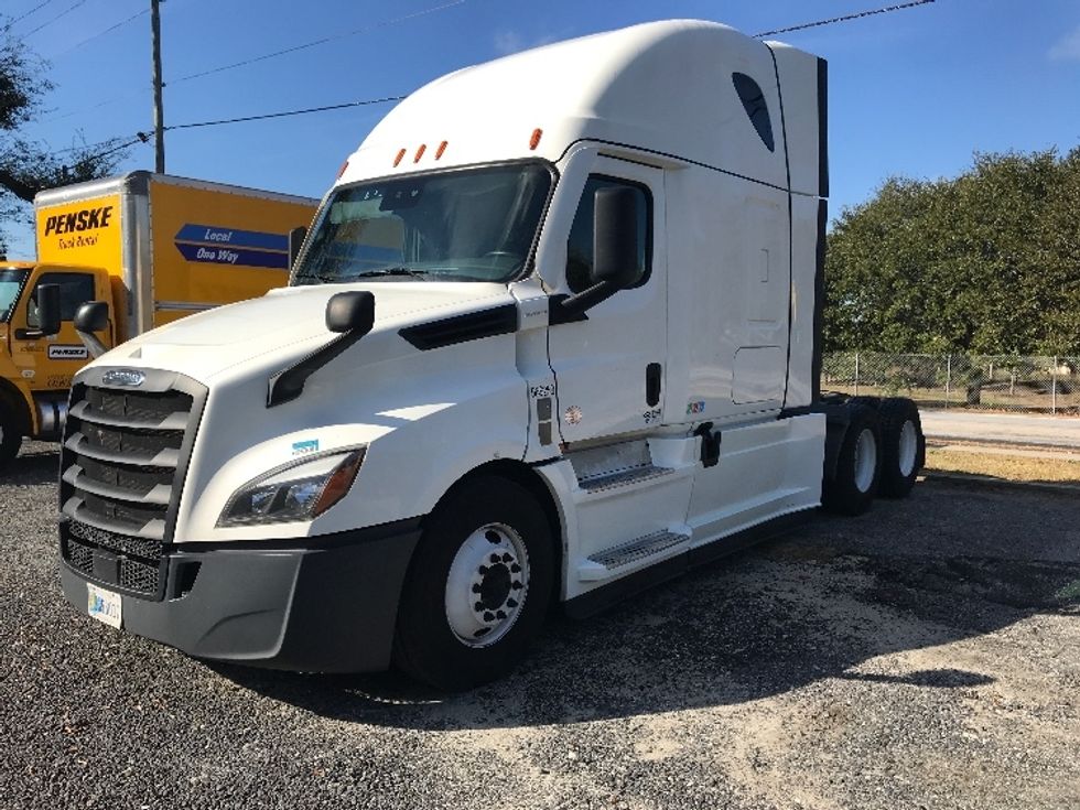 Sleeper Tractor-Heavy Duty Tractors-Freightliner-2023-T12664ST-Ladson-SC-597,108\n\t\tmiles-$ 63,500 - Image 3
