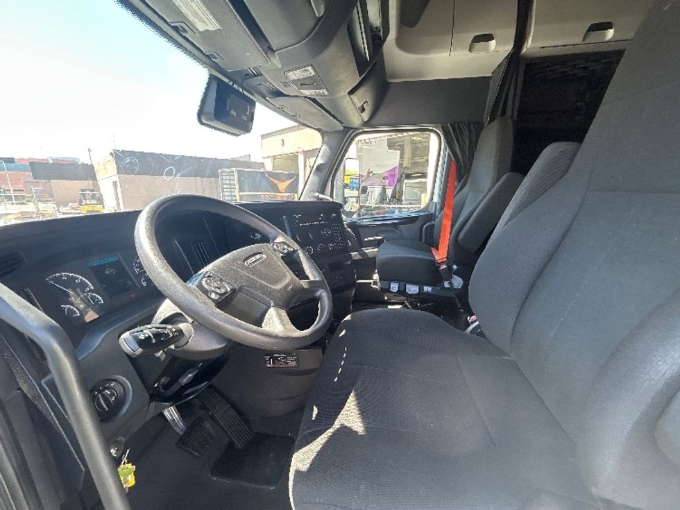 Sleeper Tractor-Heavy Duty Tractors-Freightliner-2023-T12664ST-Las Vegas-NV-544,545\n\t\tmiles-$ 75,750 - Image 10