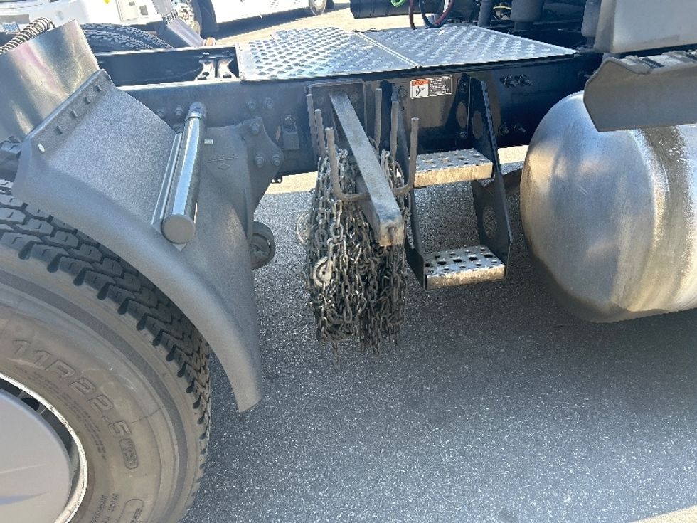 Sleeper Tractor-Heavy Duty Tractors-Freightliner-2023-T12664ST-Las Vegas-NV-544,545\n\t\tmiles-$ 75,750 - Image 22
