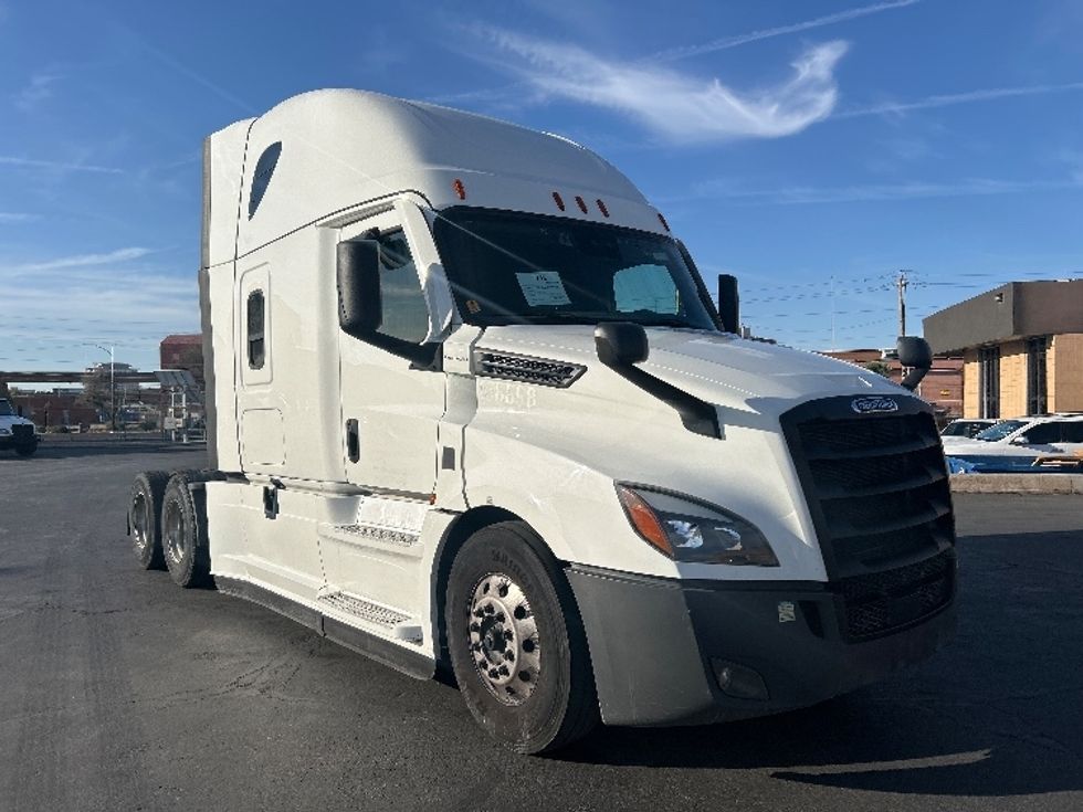 Sleeper Tractor-Heavy Duty Tractors-Freightliner-2023-T12664ST-Las Vegas-NV-594,839\n\t\tmiles-$ 63,250 - Image 1