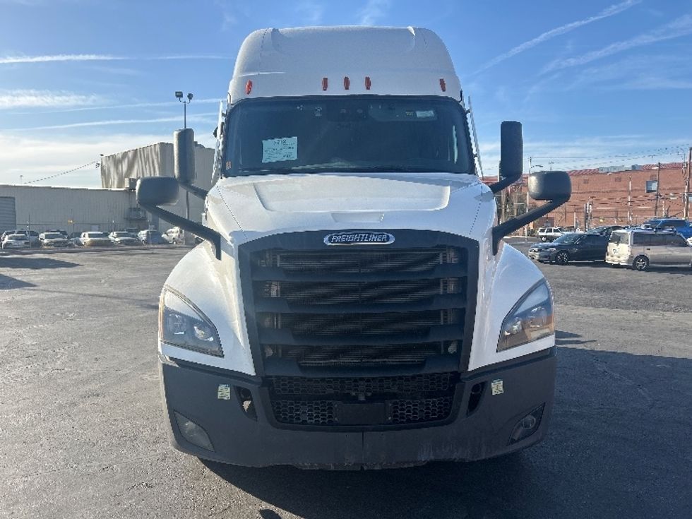 Sleeper Tractor-Heavy Duty Tractors-Freightliner-2023-T12664ST-Las Vegas-NV-594,839\n\t\tmiles-$ 63,250 - Image 2