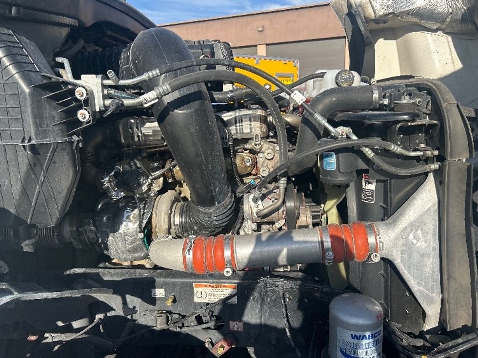 Sleeper Tractor-Heavy Duty Tractors-Freightliner-2023-T12664ST-Las Vegas-NV-594,839\n\t\tmiles-$ 63,250 - Image 20