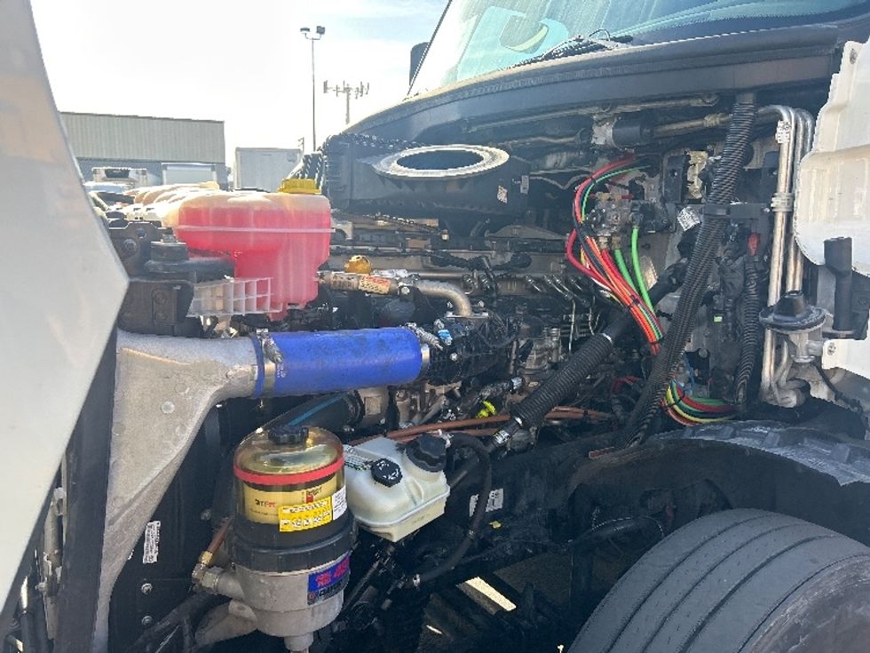 Sleeper Tractor-Heavy Duty Tractors-Freightliner-2023-T12664ST-Las Vegas-NV-594,839\n\t\tmiles-$ 63,250 - Image 21