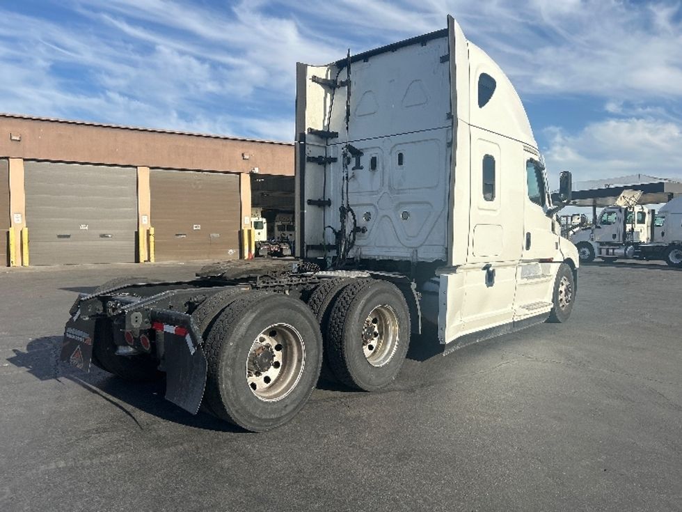 Sleeper Tractor-Heavy Duty Tractors-Freightliner-2023-T12664ST-Las Vegas-NV-594,839\n\t\tmiles-$ 63,250 - Image 7