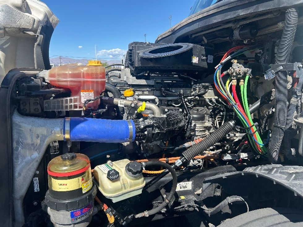 Sleeper Tractor-Heavy Duty Tractors-Freightliner-2023-T12664ST-Las Vegas-NV-678,886\n\t\tmiles-$ 65,500 - Image 21