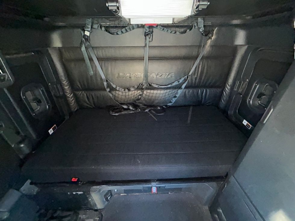 Sleeper Tractor-Heavy Duty Tractors-Freightliner-2023-T12664ST-Las Vegas-NV-722,248\n\t\tmiles-$ 56,750 - Image 17