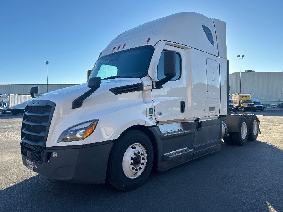 Sleeper Tractor-Heavy Duty Tractors-Freightliner-2023-T12664ST-Las Vegas-NV-722,248\n\t\tmiles-$ 56,750 - Image 3