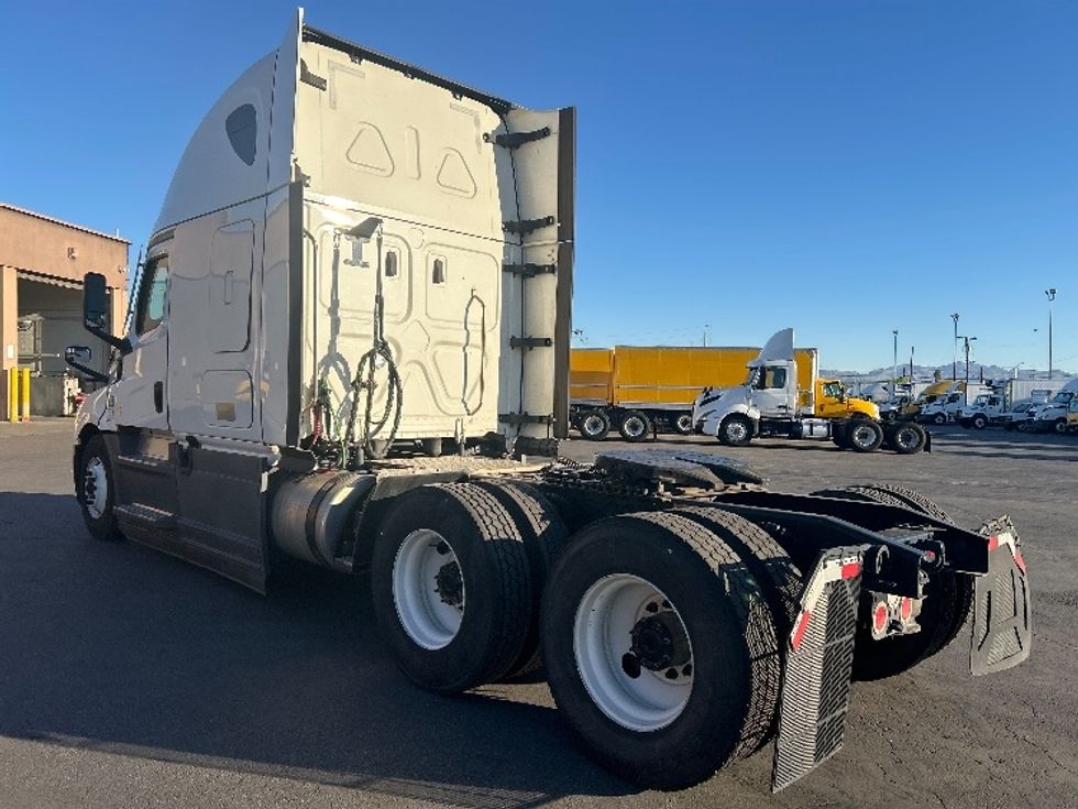 Sleeper Tractor-Heavy Duty Tractors-Freightliner-2023-T12664ST-Las Vegas-NV-722,248\n\t\tmiles-$ 56,750 - Image 5