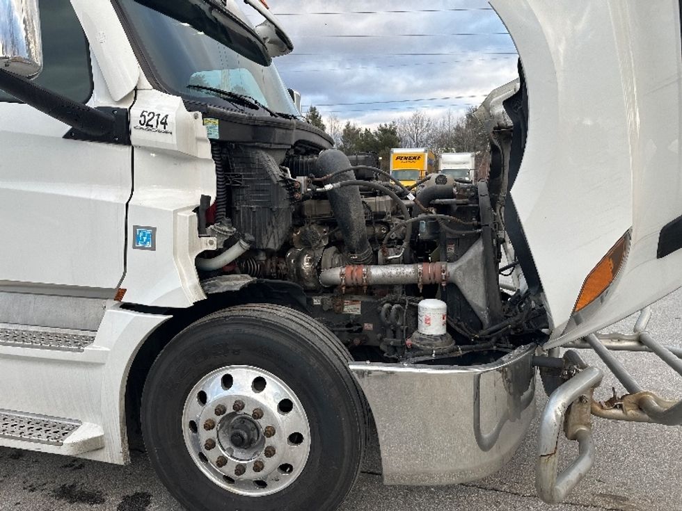 Sleeper Tractor-Heavy Duty Tractors-Freightliner-2023-T12664ST-Londonderry-NH-219,395\n\t\tmiles-$ 97,500 - Image 18