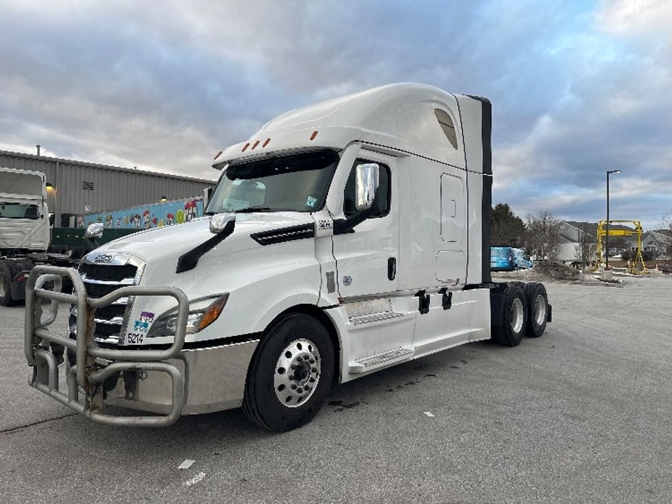 Sleeper Tractor-Heavy Duty Tractors-Freightliner-2023-T12664ST-Londonderry-NH-219,395\n\t\tmiles-$ 97,500 - Image 3