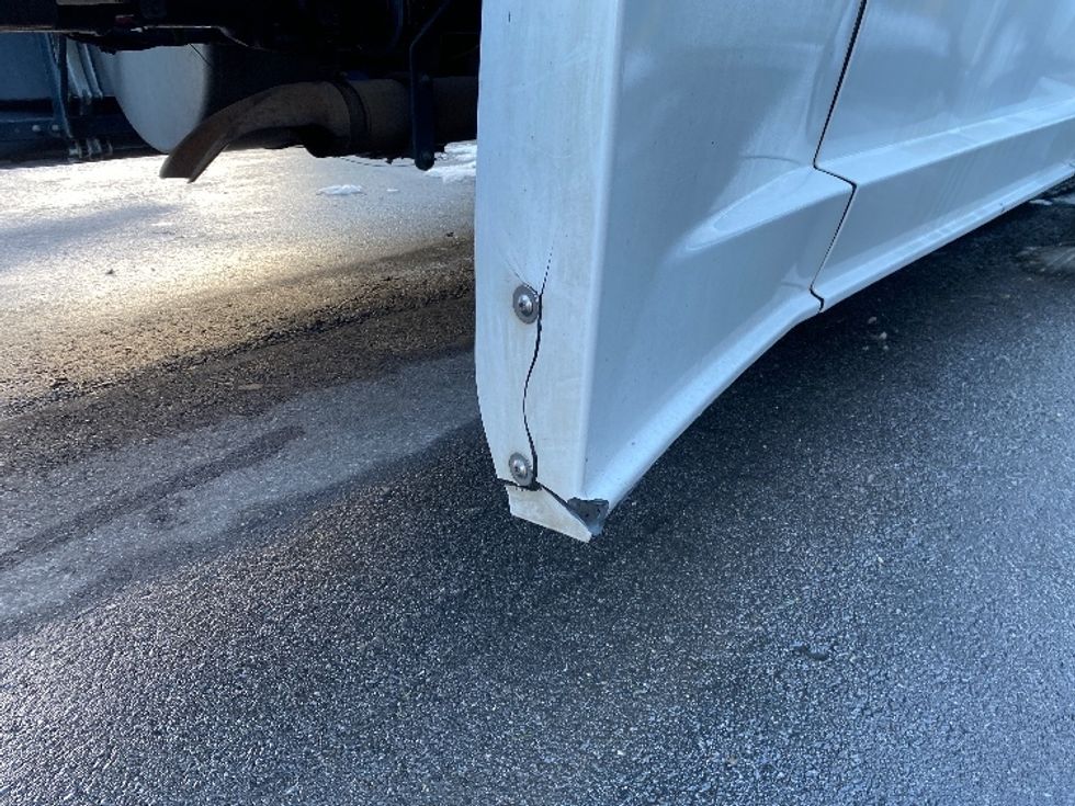 Sleeper Tractor-Heavy Duty Tractors-Freightliner-2023-T12664ST-Londonderry-NH-236,470\n\t\tmiles-$ 99,500 - Image 24